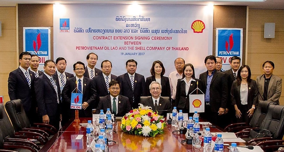 Shell team gathered at a ceremony
