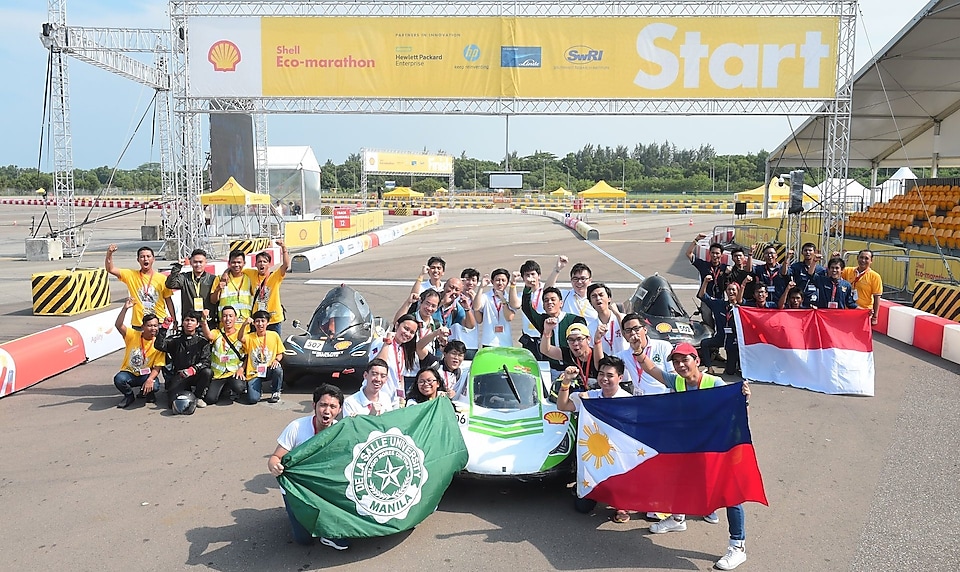 Winning teams from the inaugural Drivers’ World Championship Asia