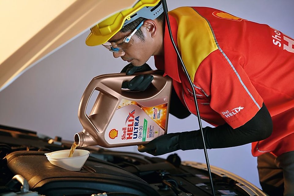Shell Helix Ultra 0W Carbon Neutral formula reduces net greenhouse gas emissions to zero