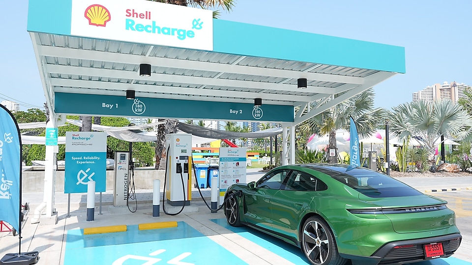 Shell Recharge station (HPC) 180 kW at the Shell Station at Thew Talay World, Cha-am District, Phetchaburi 