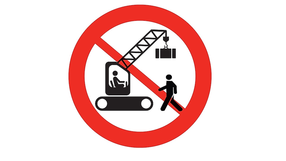 Do not walk under a suspended load