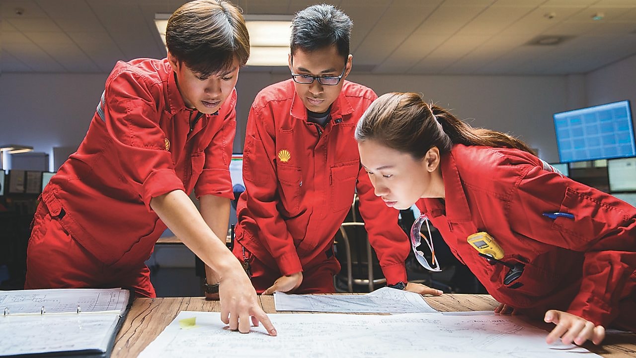 3 Shell employees are working