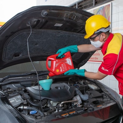 Confidence throughout the journeys with services from Shell HELIX OILCHANGE+