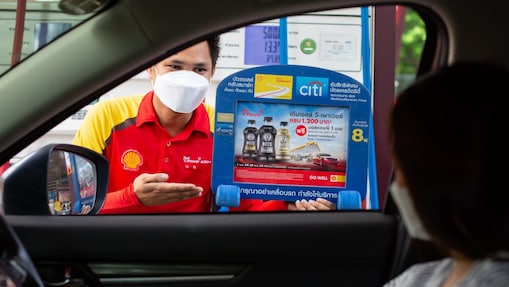 Customers who fill up with 1,200 baht of Shell V-Power will receive a complimentary 250 ml bottle of BOSS Coffee.