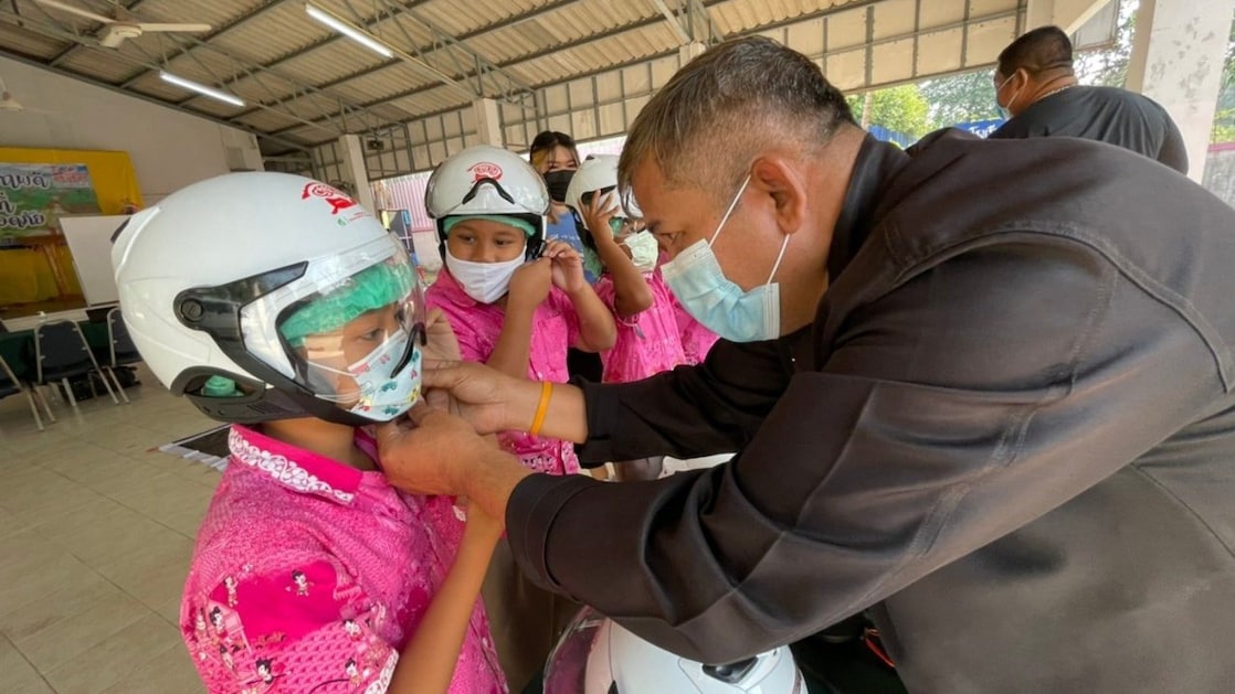 ‘8 Skills for Road Safety’ training sessions in primary schools in the neighbourhood of Mahidol University and Bangkrachao.