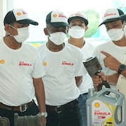 Truckers participating in the third year of ‘Truck Heroes Drive Safely with Shell Rimula’ program