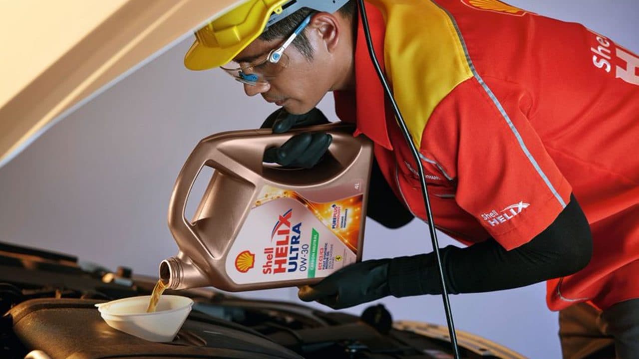 Shell Helix Ultra 0W Carbon Neutral formula reduces net greenhouse gas emissions to zero