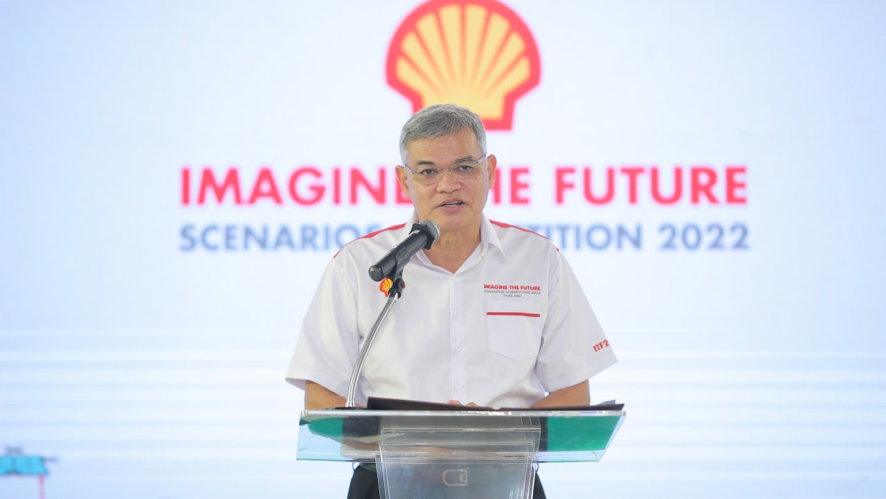  Panun Prachuabmoh, Country Chairman, The Shell Company of Thailand Limited gives the opening speech