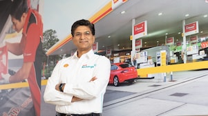 Mr. Omar Sheikh, Executive Director of the Mobility Business at Shell Company of Thailand Limited.