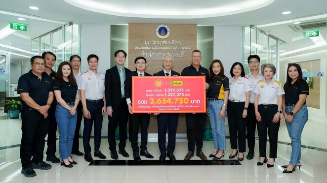 Shell and B-Quik donated to the Ramathibodi Foundation to support patients with heart failure.