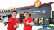 Mr. Kamolpat Baholyodhin, Executive Director - Lubricants Business, The Shell Company of Thailand Limited (left) and Mr. Jason Wong, Executive Vice President for Global Lubricants, Shell Plc. (right)
