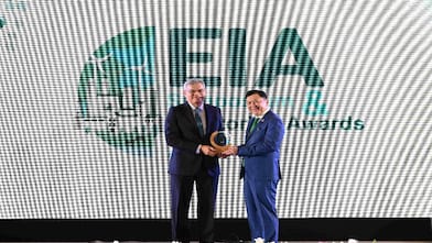 Mr. Panun Prachuabmoh, Country Chairman, the Shell Company of Thailand Limited (left) received the EIA Monitoring Awards 2023