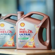 “Shell Helix Ultra” in the new recycled packaging is available in the market today.