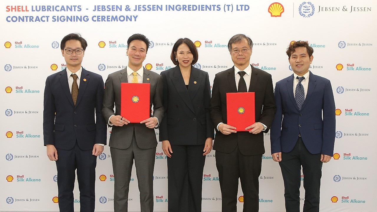 Shell appointed Jebsen & Jessen Ingredients (T) Ltd. as the first official distributor of Shell Silk Alkane for Thailand.