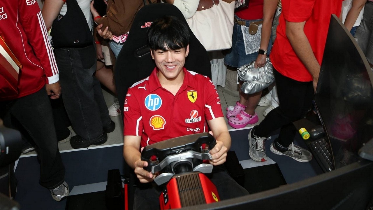 From F1 track to everyday roads, Shell Helix Ultra delivers more than just power for your engine.