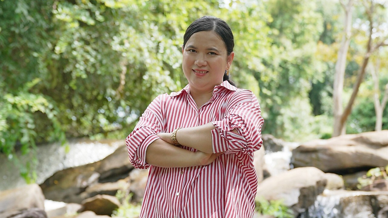 Representing Live Life to the Fullest, Mrs. Sunaree Janruechai, a retail business owner from Sakon Nakhon.