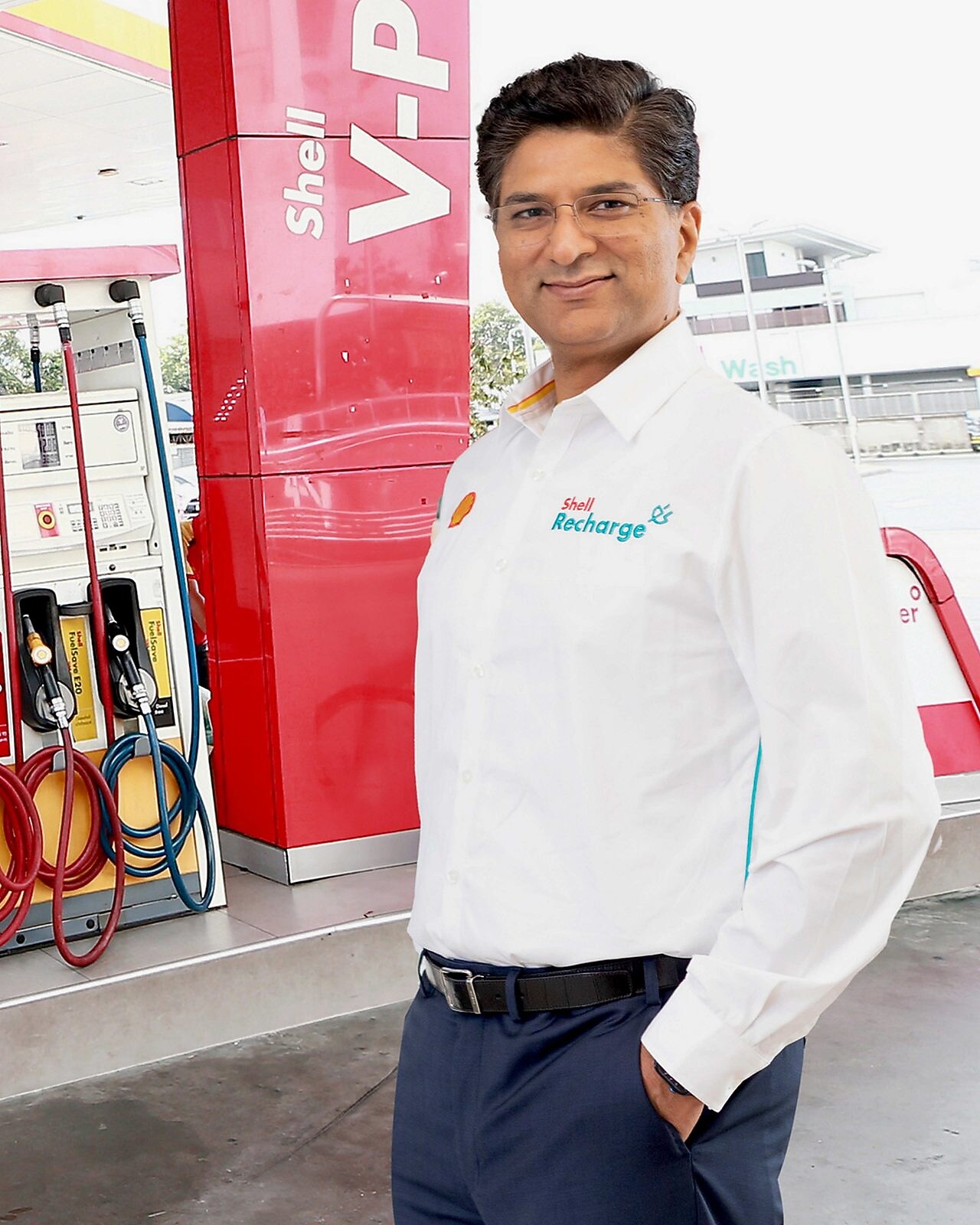 Mr. Omar Sheikh, Executive Director of the Mobility Business at The Shell Company of Thailand Limited.