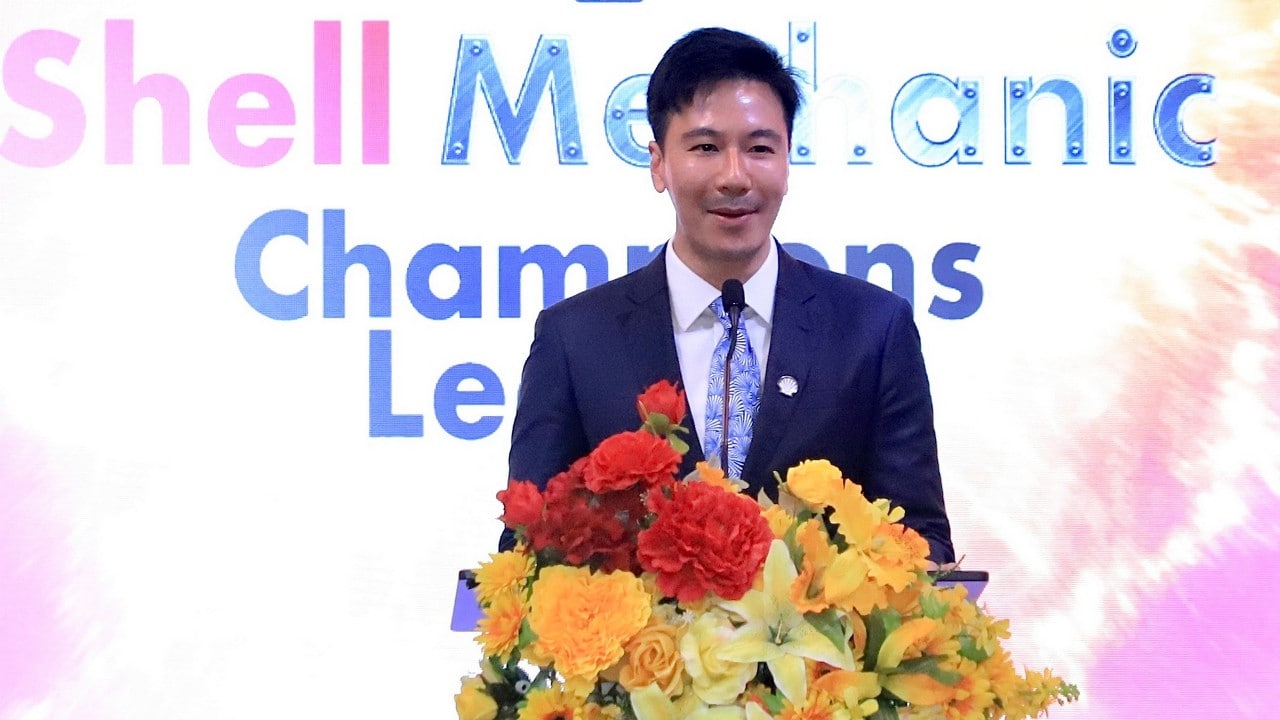 Mr. Kamolpat Baholyodhin, Executive Director of the Lubricants Business, The Shell Company of Thailand Limited