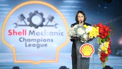 Ms. Ornuthai Na Chiangmai, Country Chair, The Shell Company of Thailand Company Limited, delivers a welcome speech.