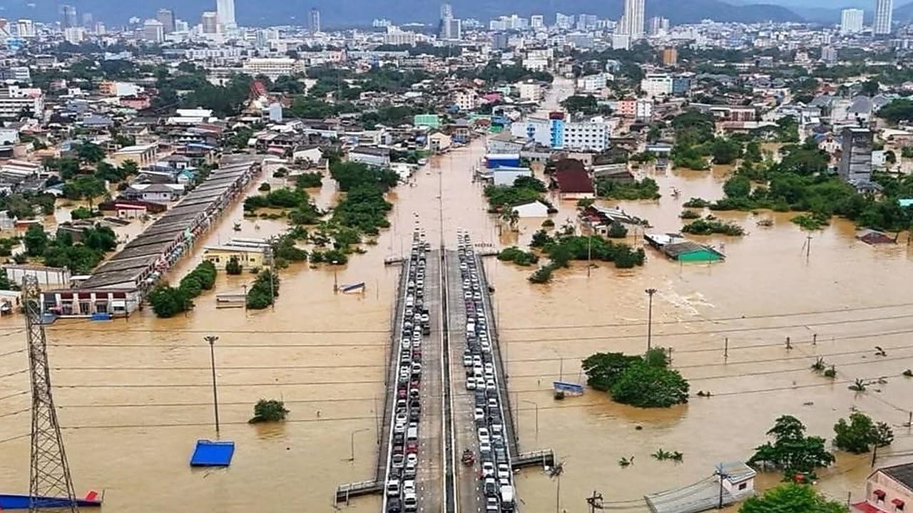 Southern Thailand continues to face an ongoing crisis as weeks of severe flooding leave Hat Yai City deeply submerged.