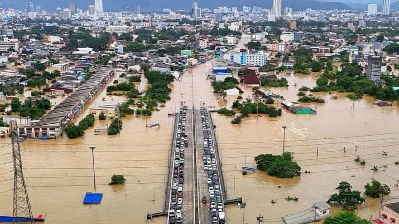 Southern Thailand continues to face an ongoing crisis as weeks of severe flooding leave Hat Yai City deeply submerged.