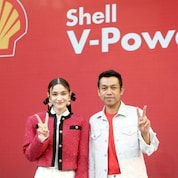 Marie Eugenie Le Lay (Zom) and Thanachaj Ujjin (Pod)