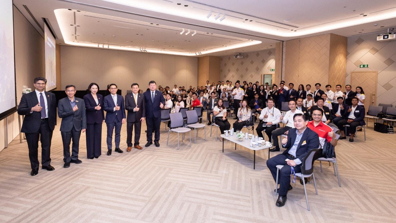 “The Global Economy and Growth Opportunities for the Thai Private Sector” with speakers from the Bank of Thailand, UOB Asset Management Thailand Co., Ltd. and The Shell Company of Thailand Limited. 