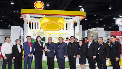 Shell's booth drew strong interest from industrial sectors..