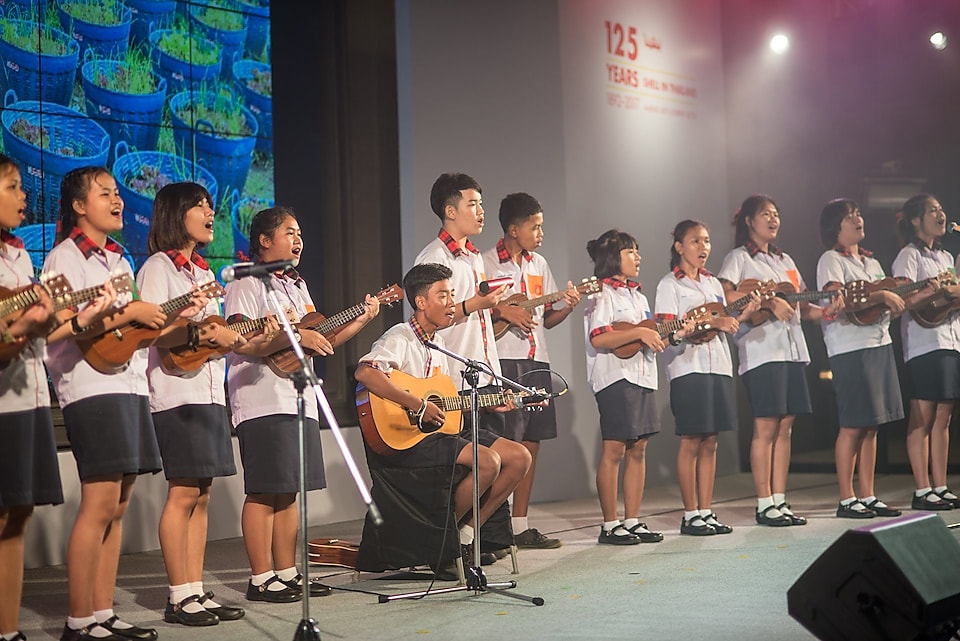 performance by students from Mechai School celebrating Shell’s 125th Anniversary