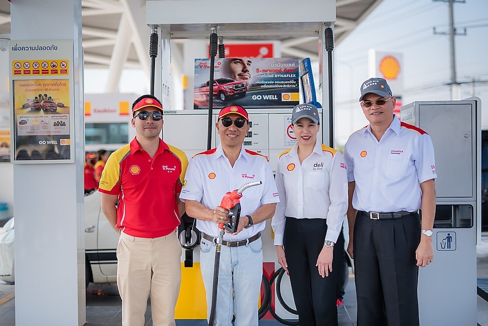 The Shell Company of Thailand Ltd at the opening of the latest Shell station at Hua Hin One, Thew Talay Estate.