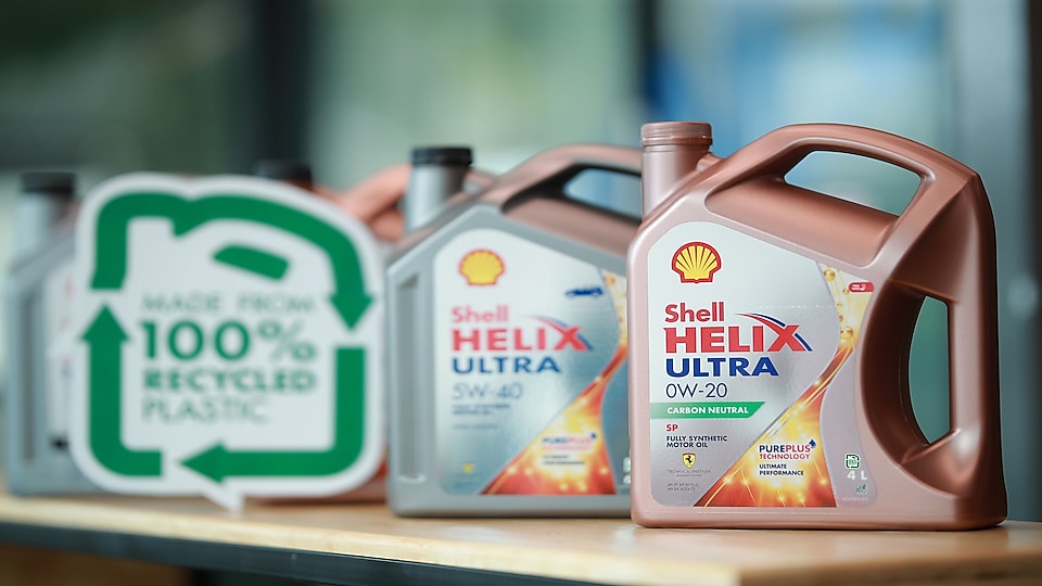 “Shell Helix Ultra” in the new recycled packaging is available in the market today.