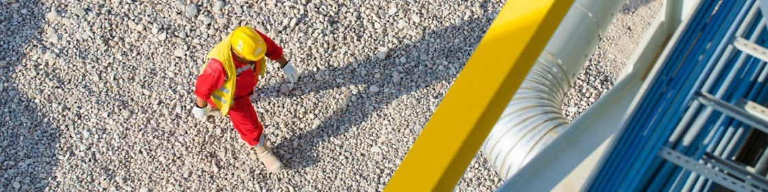 วิศวกรของเชลล์ในโรงกลั่น