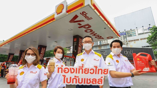 คณะผู้บริหาร บริษัท เชลล์แห่งประเทศไทย จำกัด นำโดย นายเรืองศักดิ์ ศรีธนวิบุญชัย (ที่ 3 จากซ้าย) กรรมการบริหารธุรกิจค้าปลีก เปิดตัวแคมเปญ “ท่องเที่ยวไทย ไปกับเชลล์” กระตุ้นเศรษฐกิจภาคท่องเที่ยวไทย มอบโปรโมชั่นจัดเต็มต้อนรับไฮซีซั่นและทุกวันหยุดยาวตลอดปี