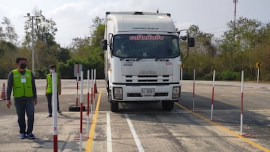 บรรยากาศการเรียนการสอนในภาคทฤษฎีและภาคปฏิบัติ 1