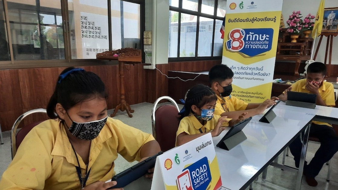 ภาพบรรยากาศการจัดอบรม ‘8 ทักษะความปลอดภัยทางท้องถนน’ ในโครงการ Shell School Road Safety ที่โรงเรียนต่างๆ ในเขตพื้นที่รอบมหาวิทยาลัยมหิดล และโรงเรียนในเขตพื้นที่บางกระเจ้า