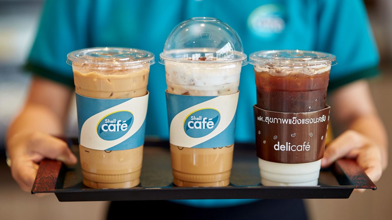 เมนูกาแฟเย็นยอดนิยม คาปูชิโน่ ลาเต้ และ เอสเปรสโซ่ ในราคาสุดพิเศษ เพียง 39 บาท เท่านั้น*