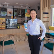 นางสาวอัจฉรา สุวรรณวรบุญ รองกรรมการบริหาร  ฝ่ายการตลาดนอนออยล์ ธุรกิจโมบิลิตี้  บริษัท เชลล์แห่งประเทศไทย จำกัด