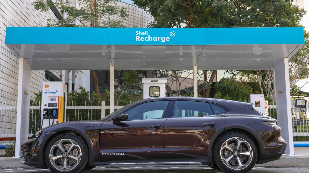 รถยนต์พลังงานไฟฟ้าปอร์เช่ ไทคานน์ (Porsche Taycan)