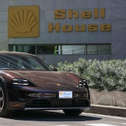 รถยนต์พลังงานไฟฟ้าปอร์เช่ ไทคานน์ (Porsche Taycan)