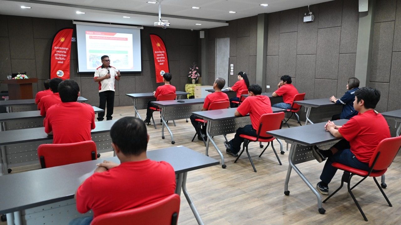 ติวเข้มทั้งภาคทฤษฎีและภาคปฏิบัติไม่น้อยกว่า 30 ชั่วโมง ให้รอบรู้เทคนิคการขับขี่อย่างถูกต้องตามที่กฎหมายกำหนด เพื่อสร้างสิ่งแวดล้อมการขับขี่อย่างปลอดภัย