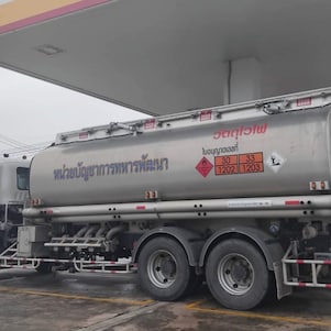 น้ำมันเชื้อเพลิงที่มอบให้เจ้าหน้าที่ภาคสนามจะนำไปใช้เพื่อเข้าช่วยเหลืออพยพประชาชนอย่างเร่งด่วน