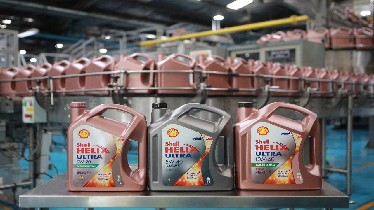 บรรจุภัณฑ์รีไซเคิล 100% สำหรับ น้ำมันเครื่องระดับพรีเมียมในตระกูล “เชลล์ เฮลิกส์ อัลตร้า”