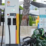 Shell Recharge station (HPC) 180 กิโลวัตต์ ที่สถานีบริการเชลล์ ทิวทะเล เวิล์ด อำเภอชะอำ จังหวัดเพชรบุรี