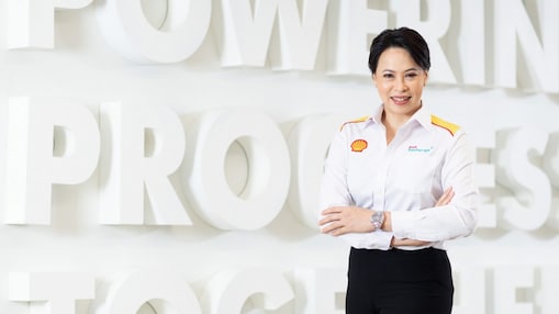 นางสาวอรอุทัย ณ เชียงใหม่ ประธานกรรมการ บริษัท เชลล์ แห่งประเทศไทย จำกัด กล่าวว่า “การส่งมอบพลังงาน