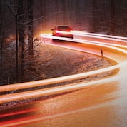 สัมผัส เชลล์ วี-เพาเวอร์ สูตรใหม่ น้ำมันเชื้อเพลิงหนึ่งเดียวที่ผู้นำด้านยานยนต์ ไว้วางใจได้แล้ววันนี้ ที่สถานีบริการน้ำมันเชลล์ทั่วประเทศ