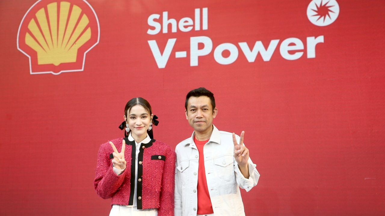 คุณมารี เออเจนี เลอเลย์ (ส้ม) และคุณธนชัย อุชชิน (ป๊อด)