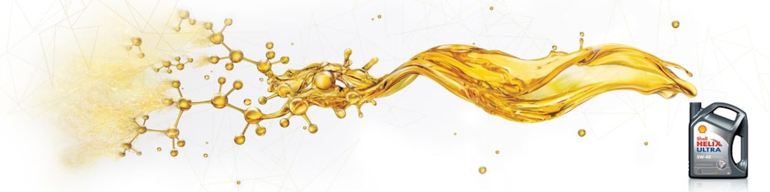 บรรจุภัณฑ์น้ำมันเครื่องเชลล์ เฮลิกส์ อัลตร้า ที่มีน้ำมันเครื่องกำลังไหลออกจากบรรจุภัณฑ์ด้านบนที่เปิดอยู่