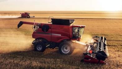 รถแทรกเตอร์ทำงานได้อย่างมีประสิทธิภาพ